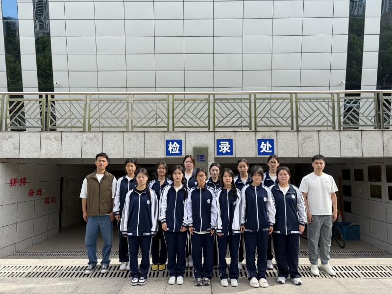 我校女子排球队获得第十届江苏省职业学校排球比赛冠军，实现省赛四连冠